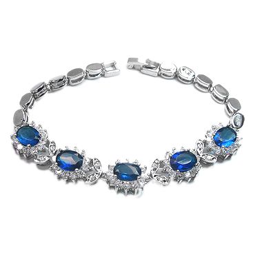 Our Jewellery is designed for everyday elegant to evening magnificent 