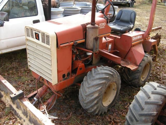 1984 Ditch Witch 2310  