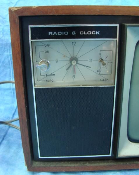 Vintage  TV Radio Clock Model 8102 Wood Case  