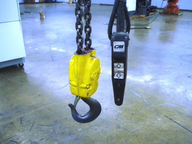 Columbus McKinnon Lodestar Model 2 2 Ton Chain Hoist  