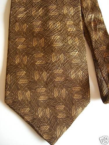 CHEZ ROFFE NEW YORK   TAN PRINT   VINTAGE SILK TIE  