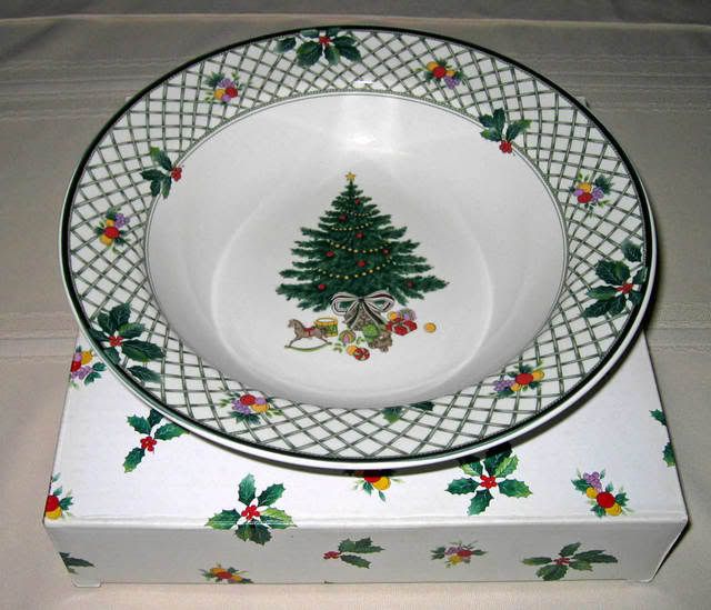 Mikasa Heritage Christmas Story Round VEGETABLE BOWL  