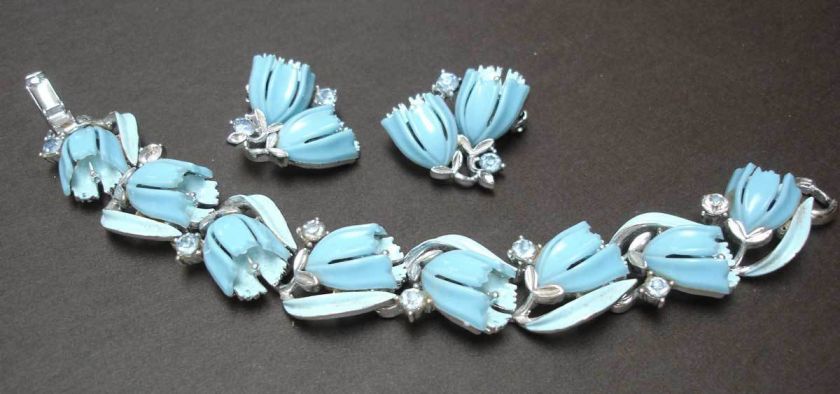   Signed Lisner Demi Plastic Bluebell Flower Bracelet Earrings  