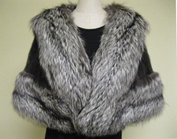 LADIES DARK GRAY MINK CAPE W/SILVER FOX  64442(o) ( SZ F)  