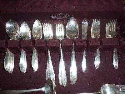   NOBILITY PLATE 72 PC SILVERWARE SET REVERIE PATTERN W/ WALNUT CHEST