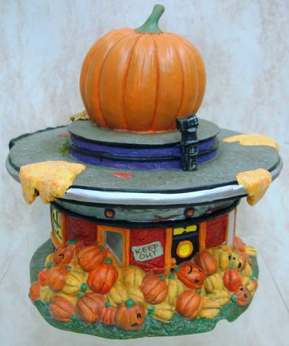 DEPT 56 Retching Pumpkin Diner HALLOWEEN Snow 4020231  