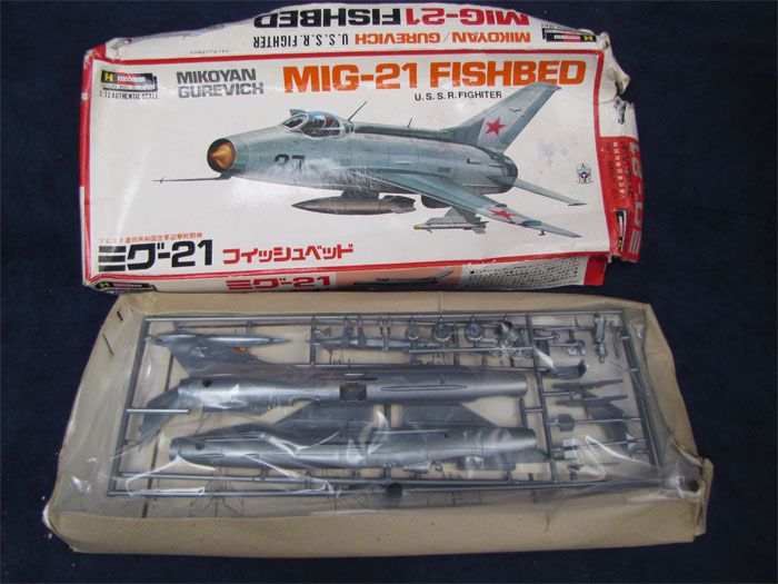 Vintage Hasegawa 1/72 MIG 21 Fishbed USSR Plane Model  