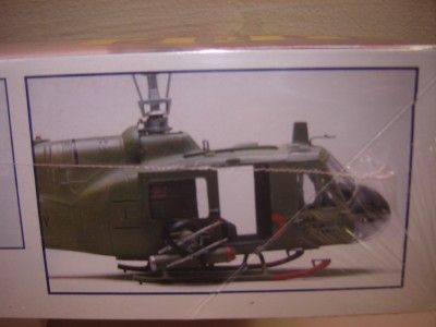 REVELL 85 5633 1/24 Bell Huey Gunship Plastic Model Kit Factory Sealed 