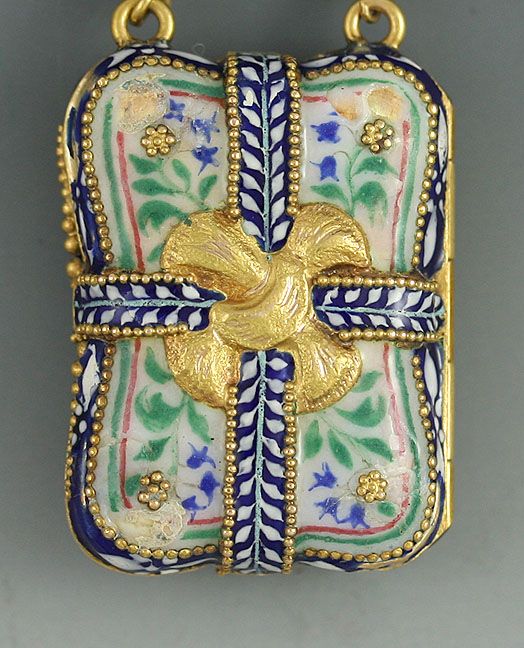 INTRICATE PERSIAN STYLE 18K YELLOW GOLD ENAMEL PENDANT  