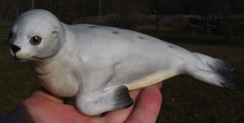 Beautiful AYNSLEY GREY SEAL FIGURINE RARE  