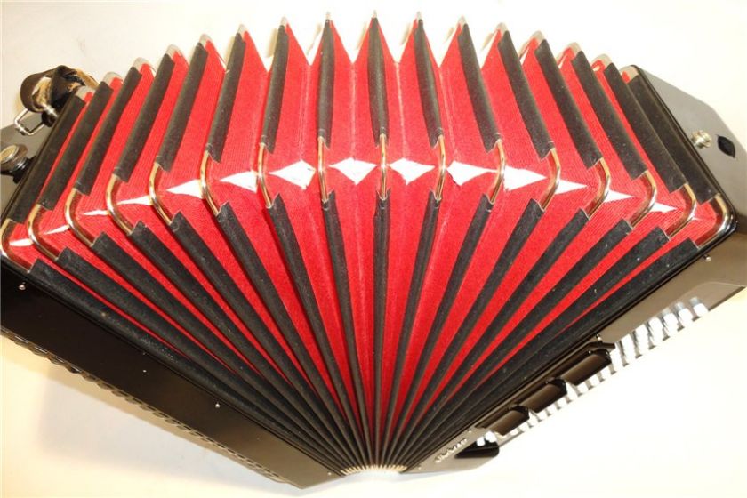 Rare Nice German ACCORDION ROYAL STANDARD METEOR 80 bass. Beautiful 