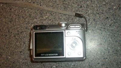 NEW Vivitar ViviCam 8400 8.0 MP Digital Camera w 2 TFD LCD & 3X 