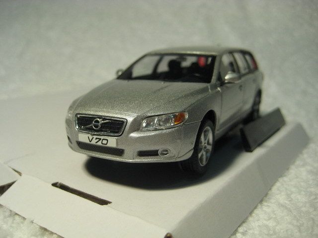 Volvo V70 Cararama Diecast Collection Car Model 143 1/43  