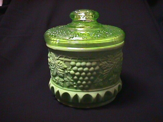 FENTON GLASS GRAPE & CABLE CHAMELEON GREEN TOBACCO JAR #9188 XE  