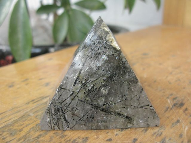 NATURAL BLACK TOURMALINE QUARTZ CRYSTAL Pyramid HEALING  