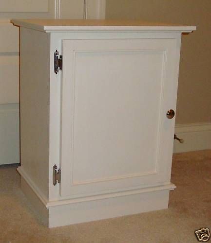 Cat Litter Box / Cabinet w/Shelf (Handmade Never used)  