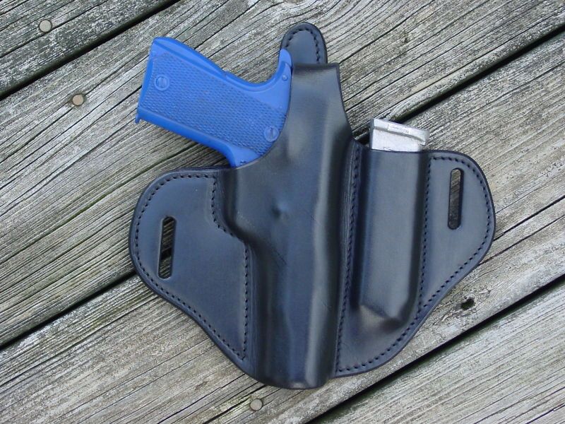 Colt 1911 .45 auto pistol + clip leather holster**bk  