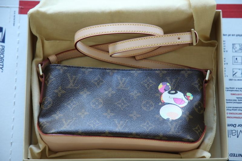 BRAND NEW LOUIS VUITTON TROTTEUR PANDA BAG M51241  